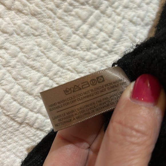 Look By M New York Wrap sweater with Sleeves. One Size - Picture 9 of 10